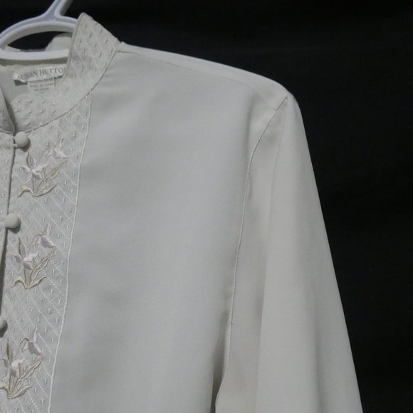 SUSAN HUTTON | size 12 | Elegant White Blouse with Embroidered Detailing - Picture 5 of 16
